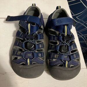 Keen Newport H2 sandals 10 10T toddler boys washable hiking sandals